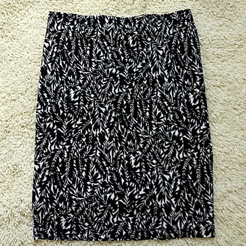Liz Lange Stretch Maternity Skirt